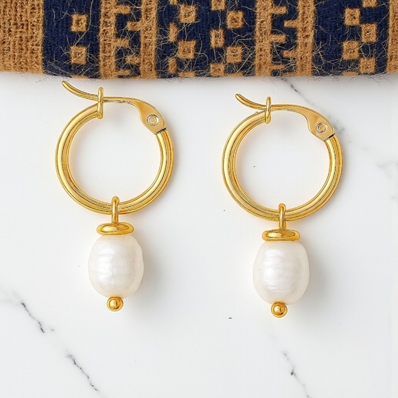 🆕️Minimalist Hoop Earrings 18K Gold Plated Stainless Steel Freshwater Pearl - Picture 5 of 11